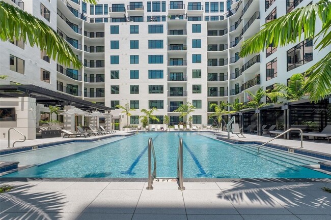 Building Photo - 1991 Main St