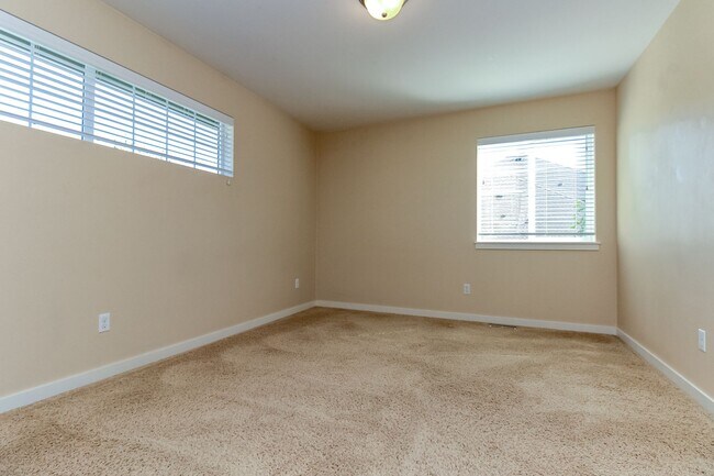 Building Photo - Beautiful Bell Hill Home in DuPont