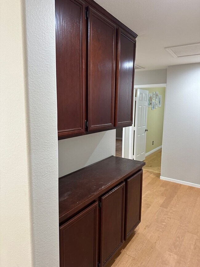 Building Photo - Single Story, Three Car Garage, Three Bedr...