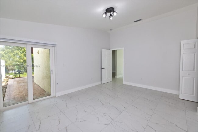 Building Photo - 14947 SW 36th Terrace