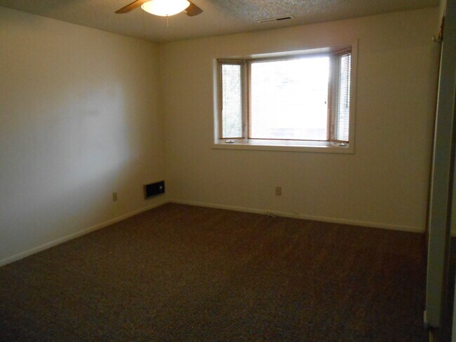 Building Photo - 61360 Keelally Ct