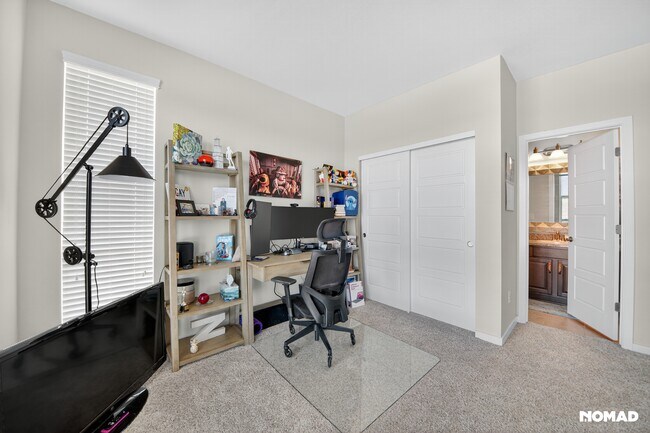 Building Photo - 15609 E Broncos Pl