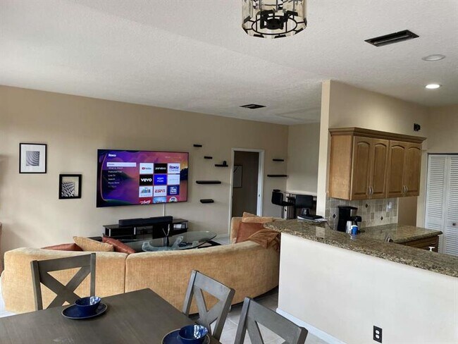 Building Photo - 1747 The 12th Fairway