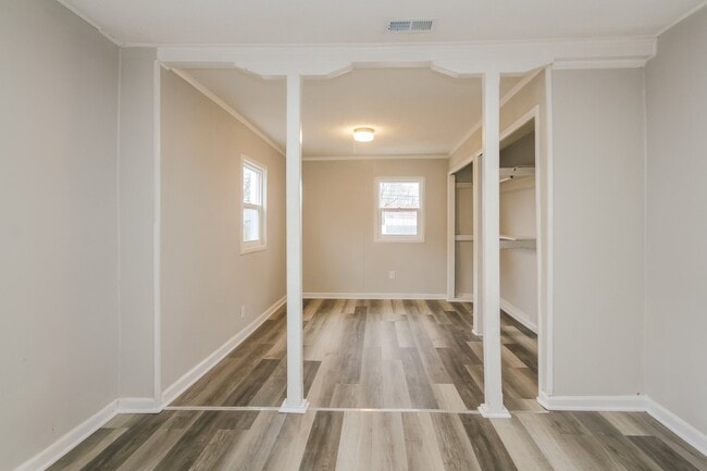 Building Photo - 1731 N Alton Ave