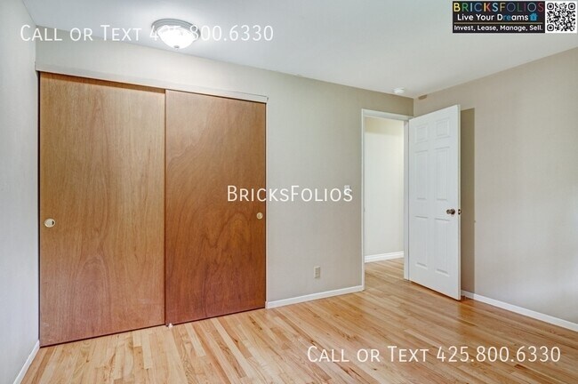 Building Photo - 7524 137th Ave NE