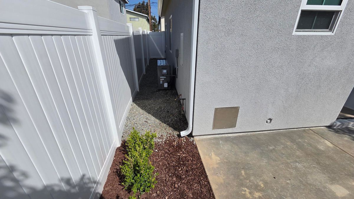 Building Photo - 988 El Camino Dr