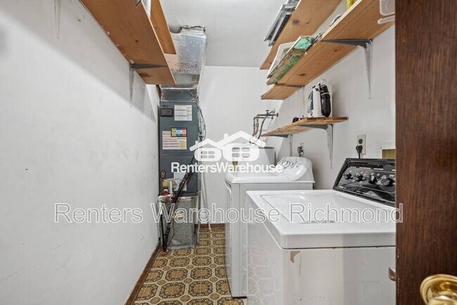 Building Photo - 12330 Deerhurst Dr
