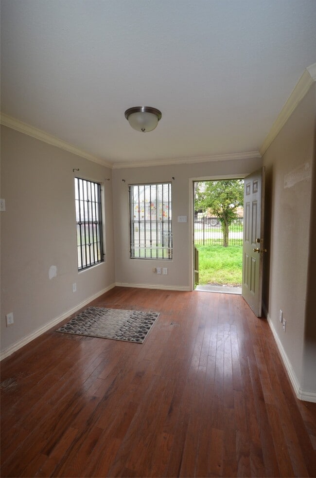 Building Photo - 7326 Eagle Pass St