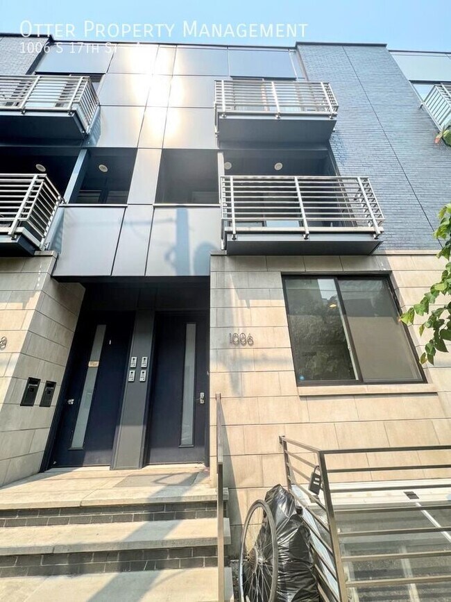 Building Photo - 1006 S 17th St