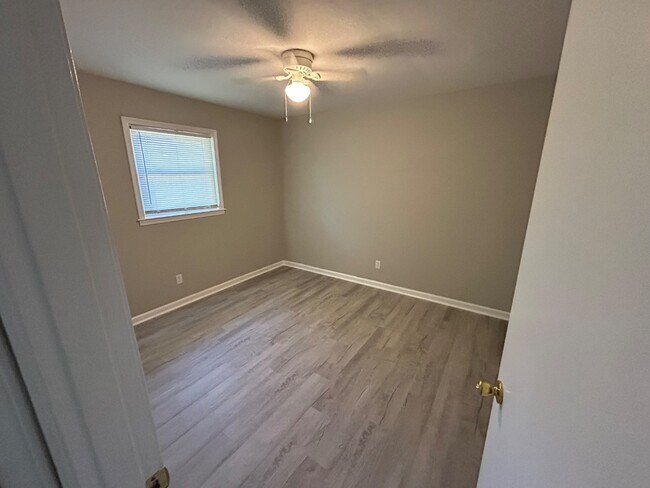 Building Photo - 3904 Anwood Dr