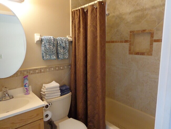 Building Photo - 1168 Amaryllis Ct