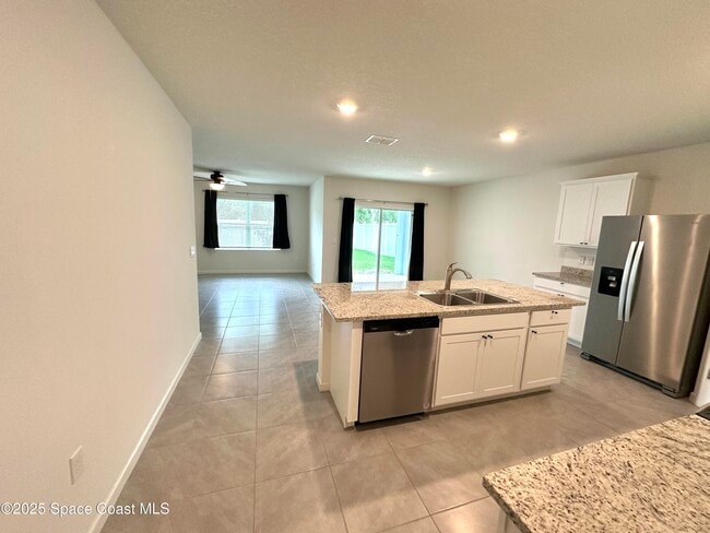 Building Photo - 3353 Bengal Dr