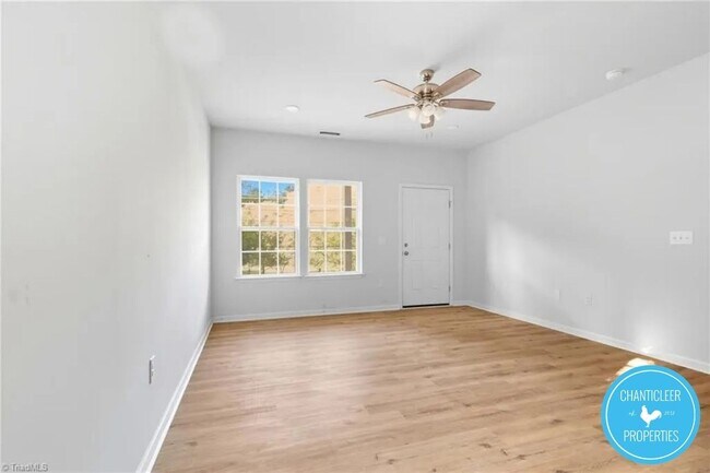 Building Photo - 2903 Bolton Pl