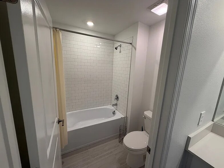 Building Photo - 2376 Lanier Rd