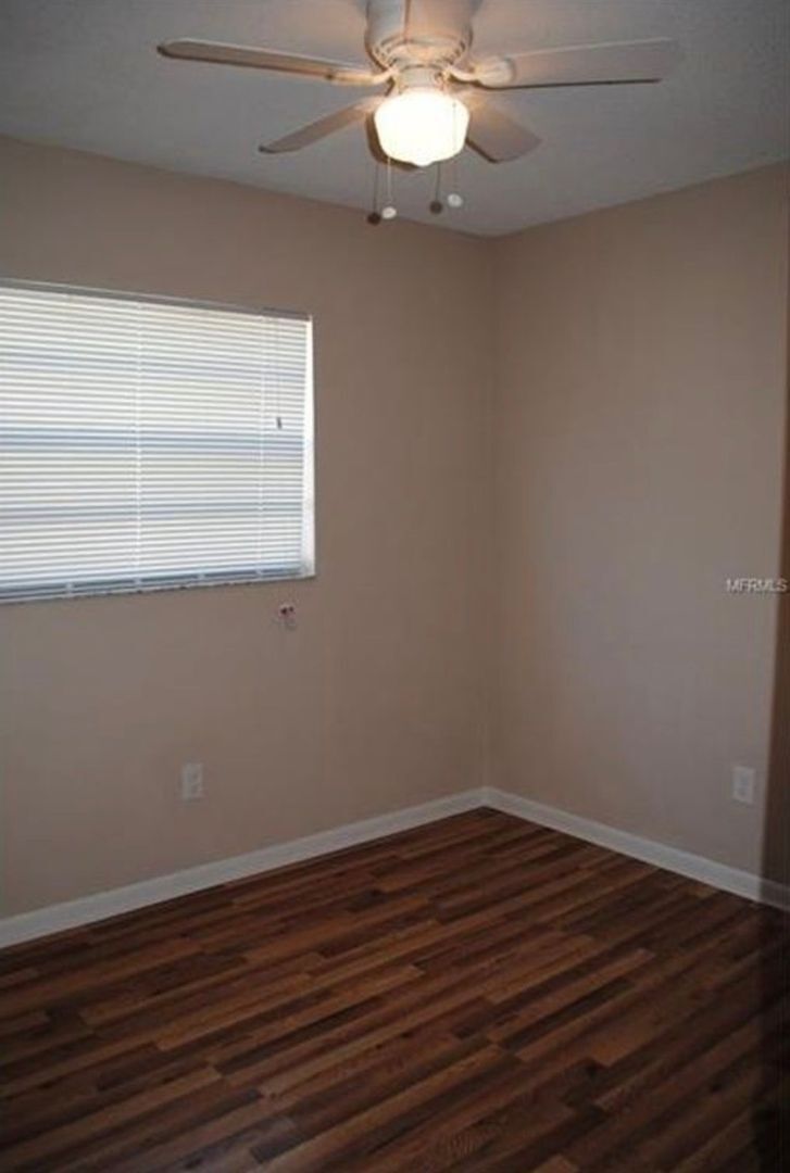 Building Photo - 119 N Alderwood St