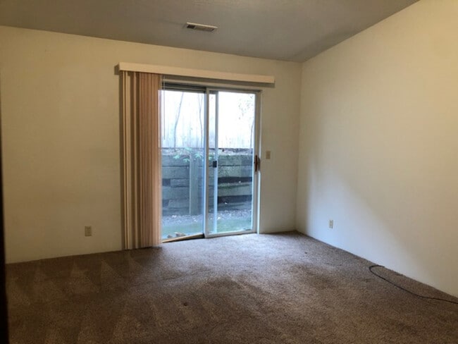 Building Photo - 475 Scenic Dr