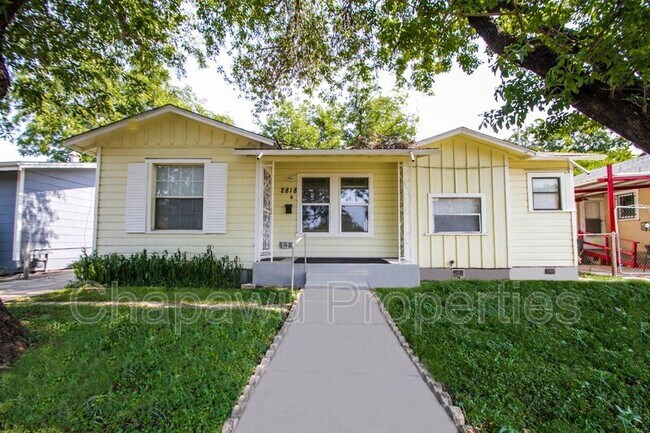 Primary Photo - 2818 E Houston St