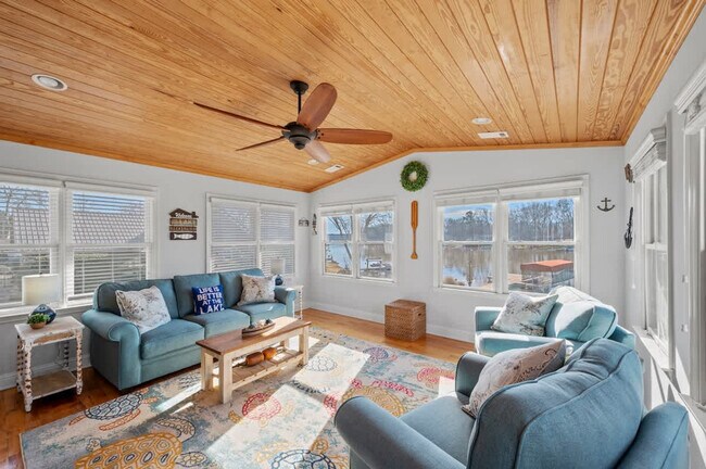 Building Photo - 124 Clack Cir