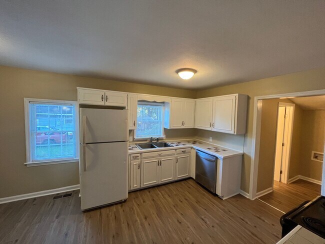Building Photo - **UPCOMING**East Columbus 3 bedroom/2 bathroom Home for Rent***