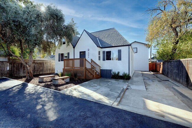 Building Photo - 4204 51st St