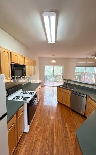 Building Photo - 13422 Burrough Farm Dr