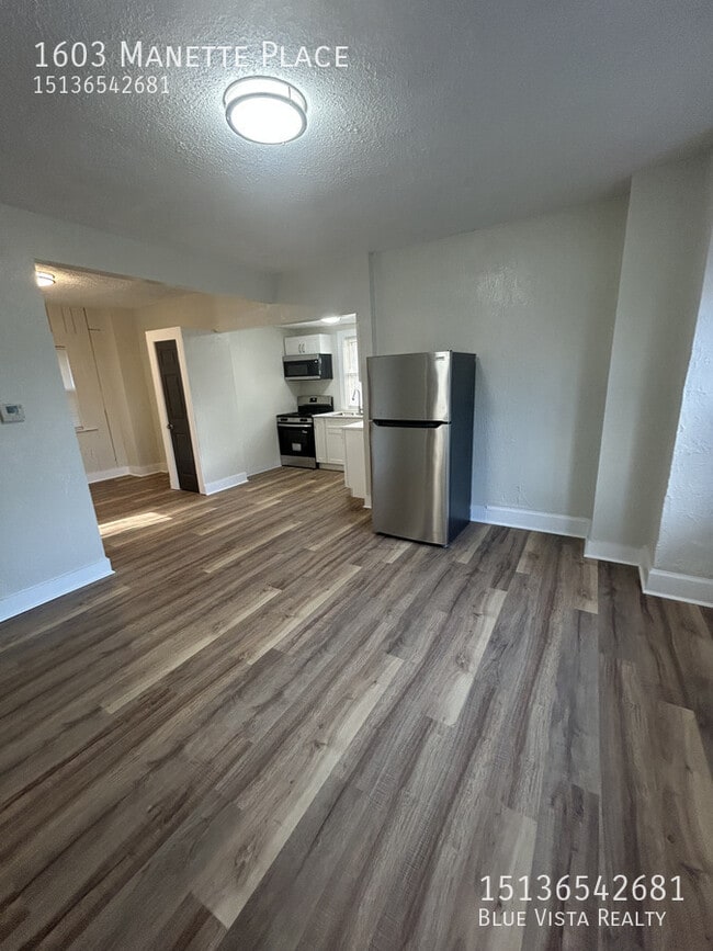 Building Photo - 1603 Manette Pl