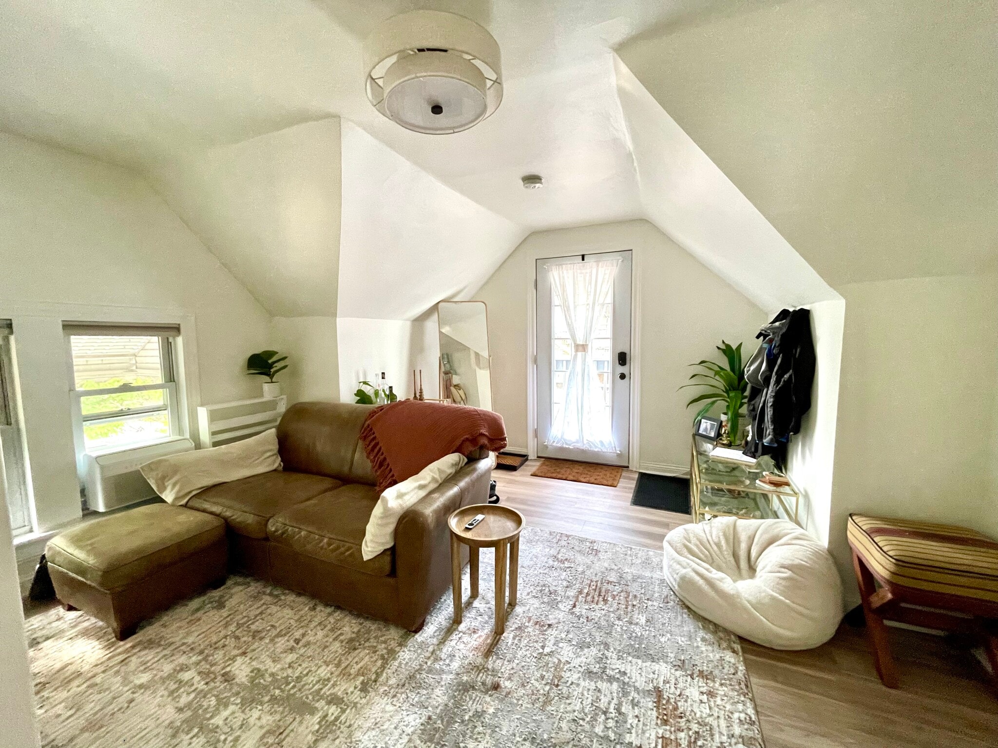 Building Photo - 814 N Fairfield Ave