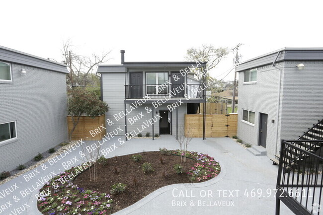 Building Photo - Brix: 1-BDR with a Private Patio in an Awa...