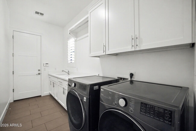 Building Photo - 18418 N 97th Pl