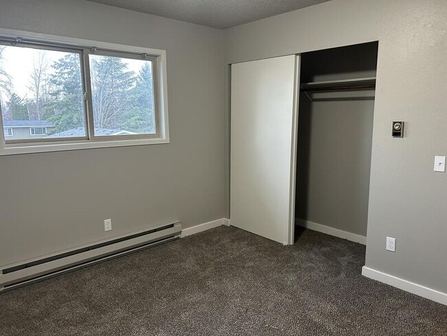 Building Photo - 3437 Redwood Ave