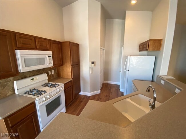 Building Photo - 7111 Cabin Fever St