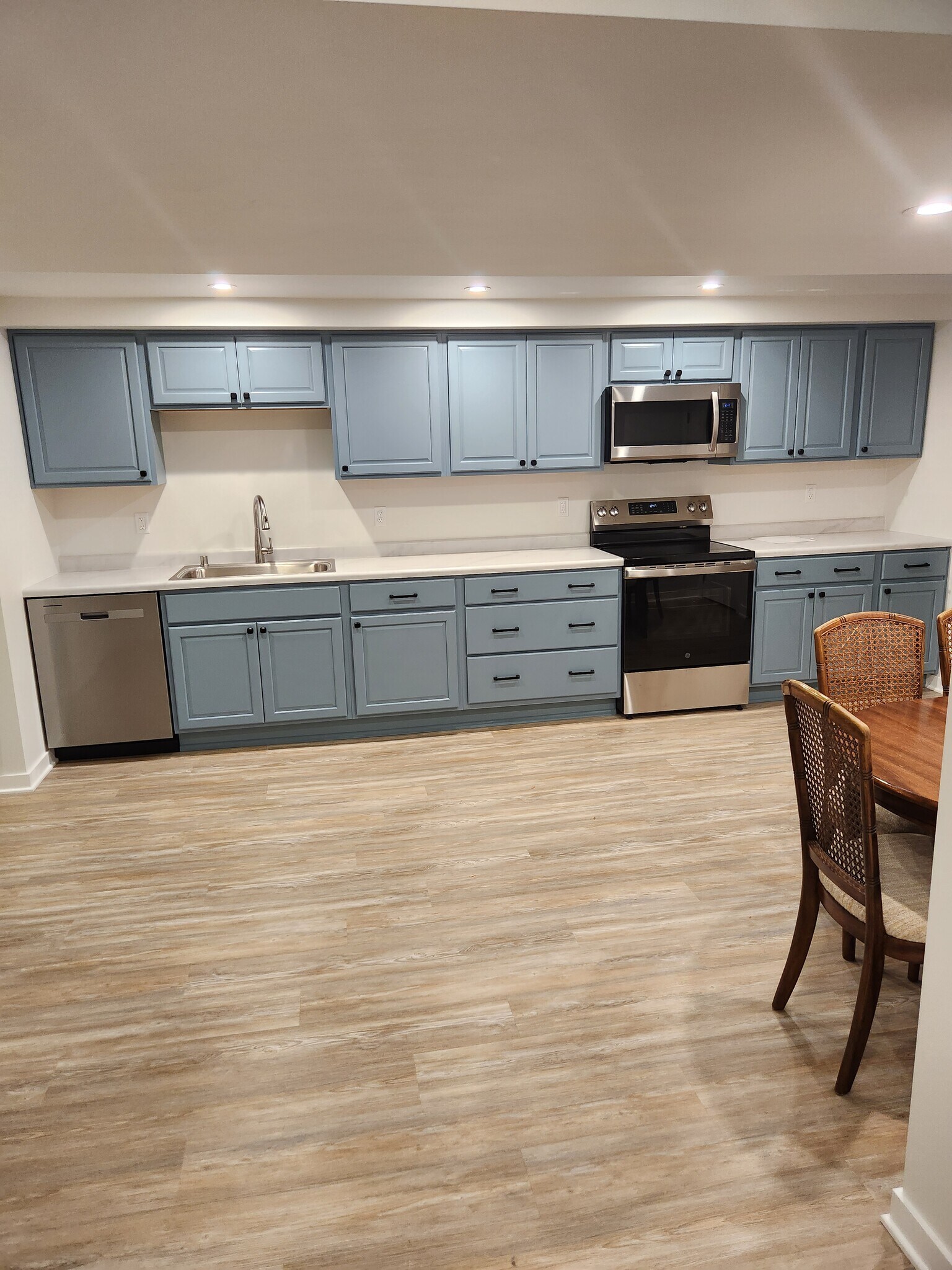 Building Photo - 3085 Summer Pl