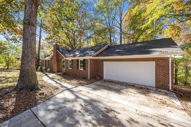 Building Photo - 6227 King George Dr