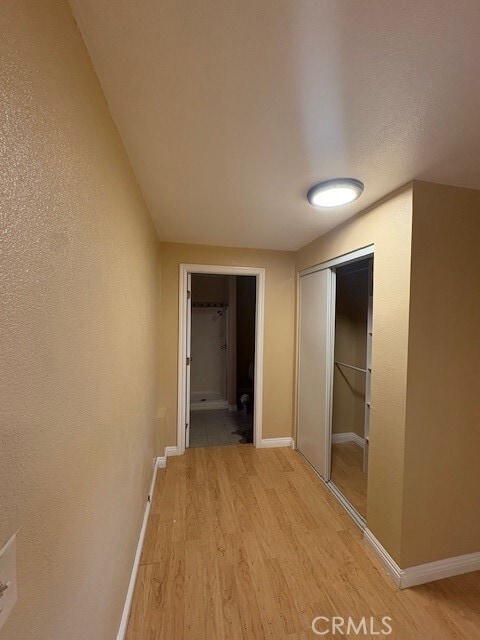 Building Photo - 914 W 9th St