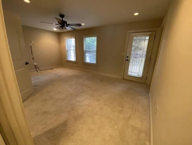 Building Photo - 815 Millwork Cir