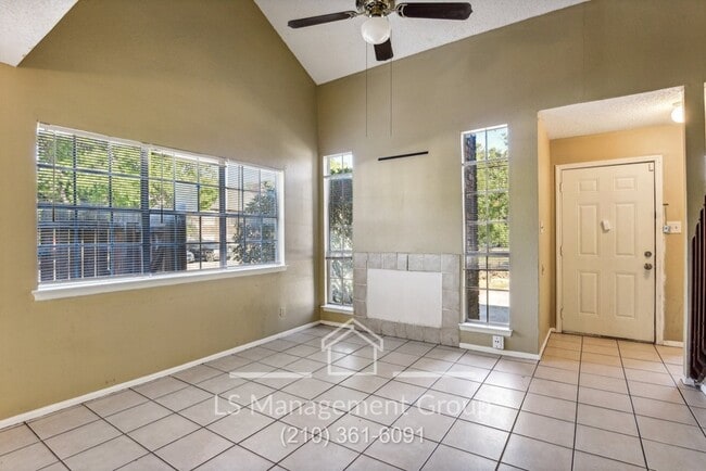 Building Photo - 6704 Windsor Hollow Dr