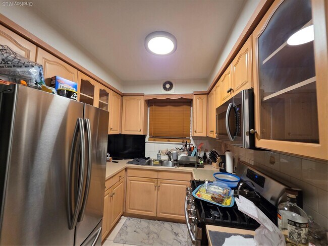 Building Photo - 2928 Wilson Ave