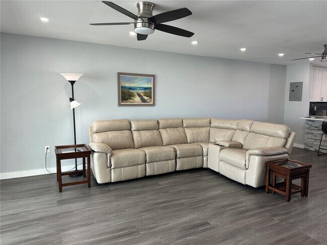 Building Photo - 300 64th Ave