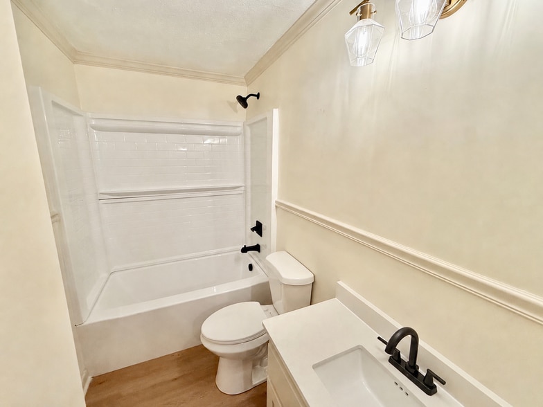 Bathroom - 246 Knight Dr