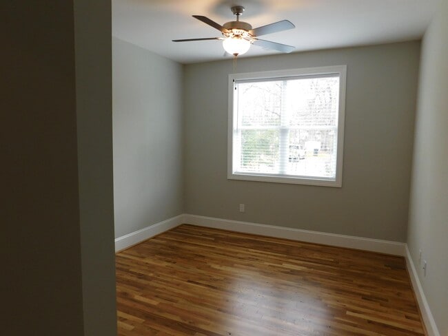 Building Photo - 503 Carolina Ave