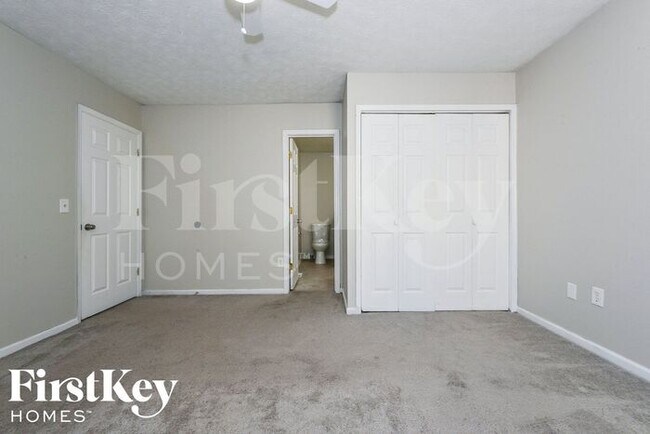 Building Photo - 5598 Emerald Glen