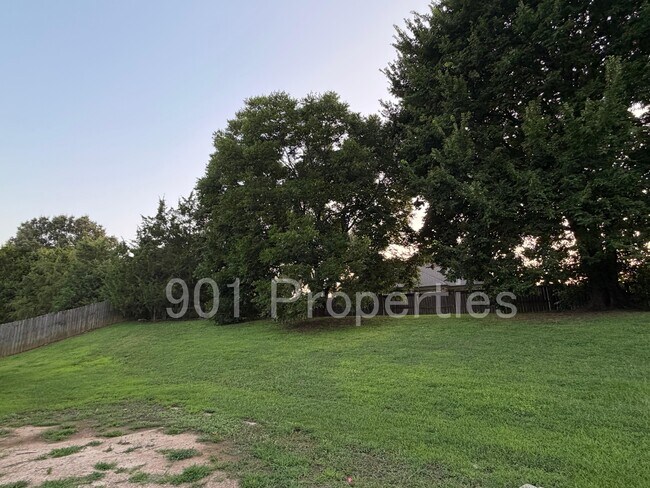 Building Photo - 3777 Pavilion Cir