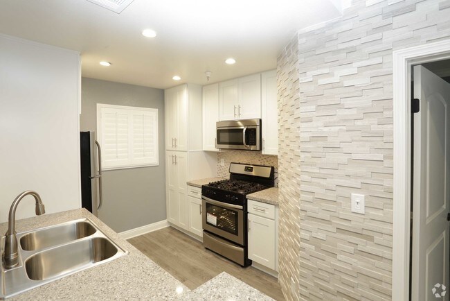 Building Photo - The Academy On Case