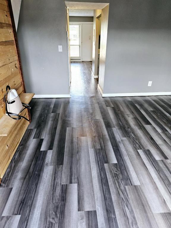 Building Photo - 647 Villa Rd