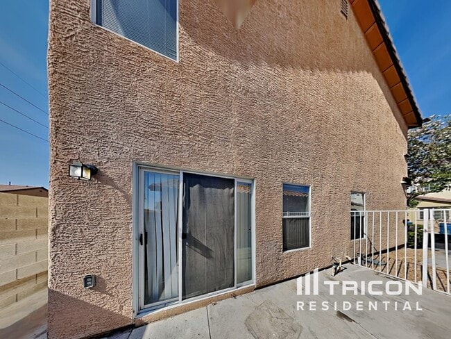 Building Photo - 1251 Golden Apple St