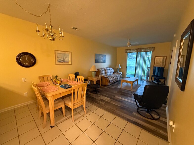 Building Photo - 472 River Oaks Dr