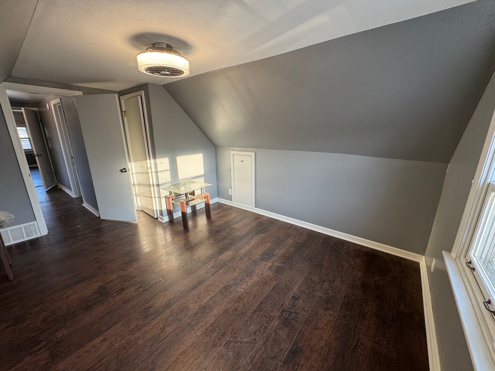 Building Photo - 3927 S Clement Ave