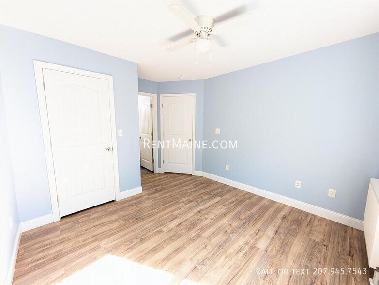 Building Photo - 13 Basketball Ct