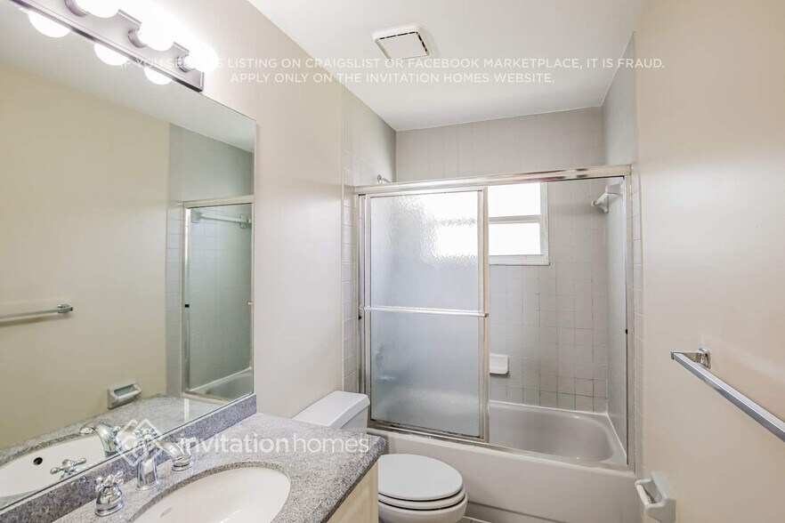 Building Photo - 12615 SW 7th Pl