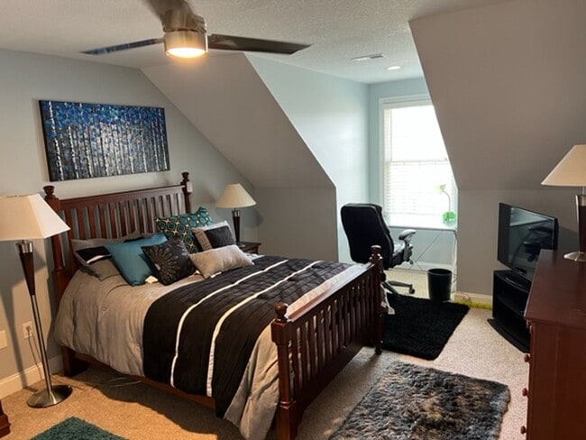 Building Photo - City of Maryville 37803 - SHORT TERM lease considered! Furnished! - 4 bedroom, 3.5 bath home - Ca...